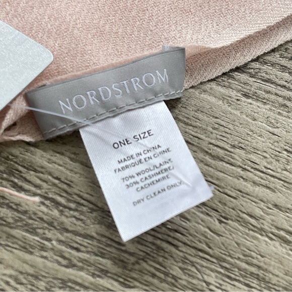 Nordstrom Tissue Weight Wool Ballet Pink Fringe Wrap Scarf NWT - Picture 2 of 6
